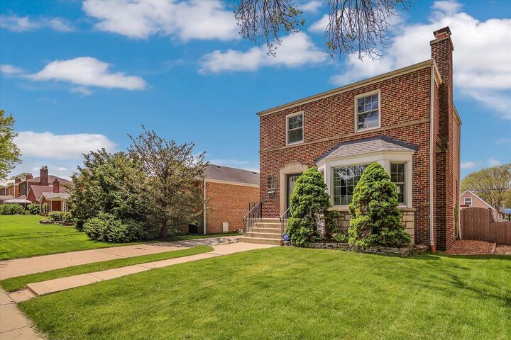Property Photo: 10006 S Artesian Avenue IL 60655