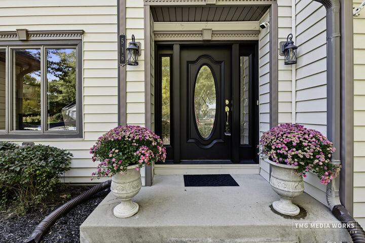 Property Photo:  516 Prairie Knoll Drive  IL 60565 