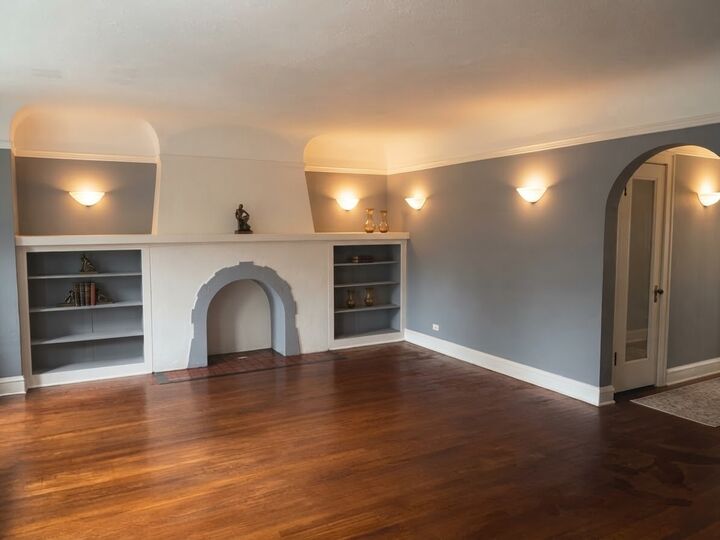 Property Photo:  1133 E 81st Place 2  IL 60619 