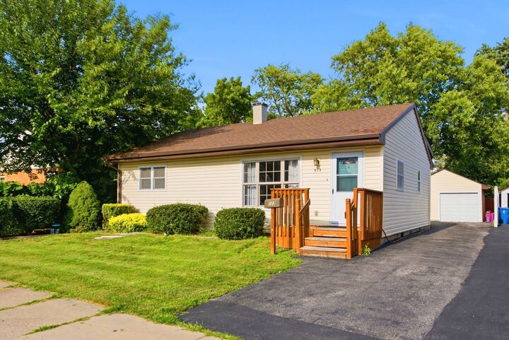 Property Photo: 913 Church Road IL 60505