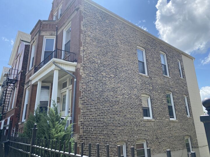 Property Photo: 939 W 32nd Street IL 60608