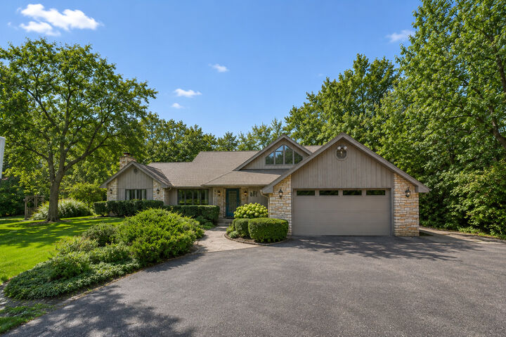 Property Photo:  1543 N Saint Marys Road  IL 60048 