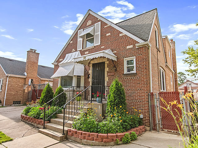 Property Photo:  6952 W Summerdale Avenue  IL 60656 