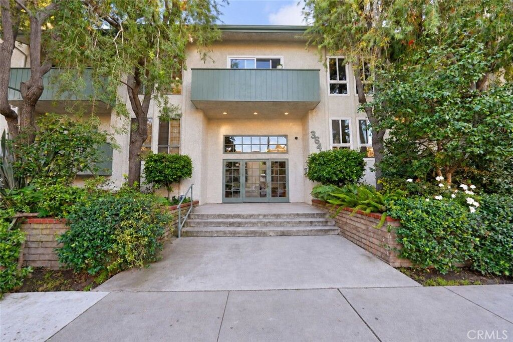 Property Photo:  3649 Glendon Avenue  CA 90034 