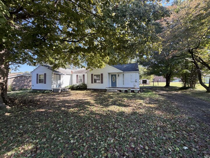 Property Photo: 202 Church St TN 37330