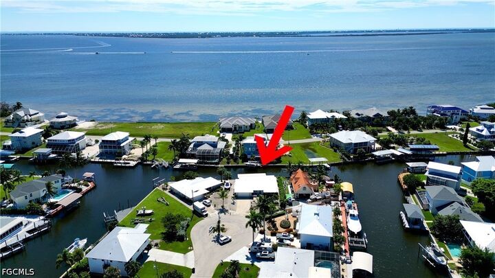 Property Photo:  2277 Sapodilla Lane  FL 33956 