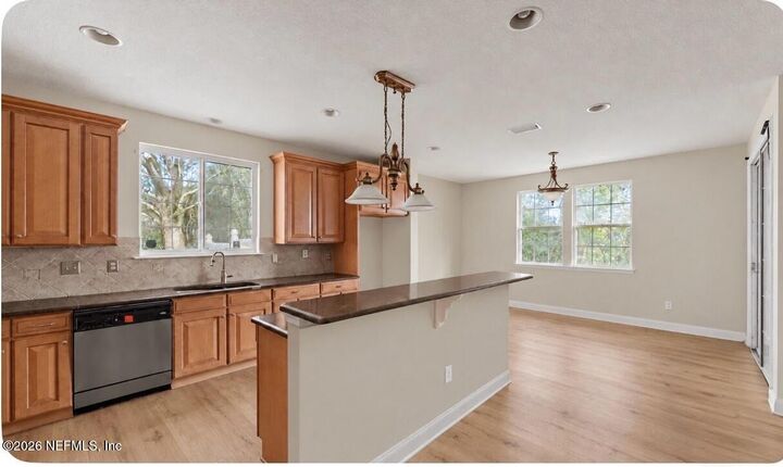 Property Photo: 12337 Cardinal Creek Drive FL 32218
