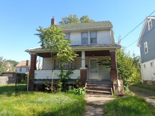 Property Photo: 1459 Larchmont Road OH 44110