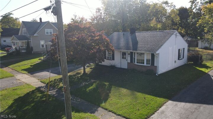 Property Photo:  1025 Thayer Avenue  OH 44004 