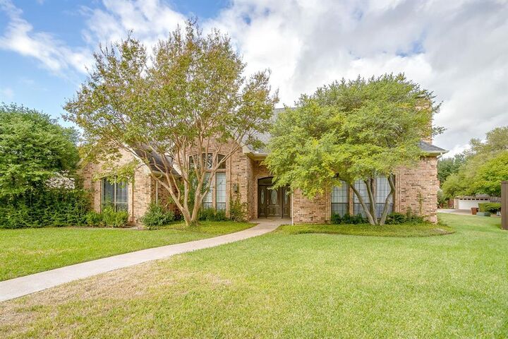 Property Photo:  2609 Antlers Court  TX 75025 