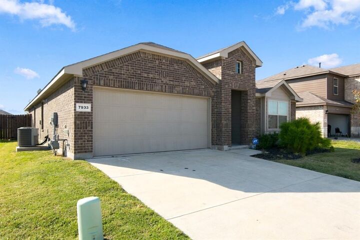 Property Photo:  7933 Twin Forks Drive  TX 76131 