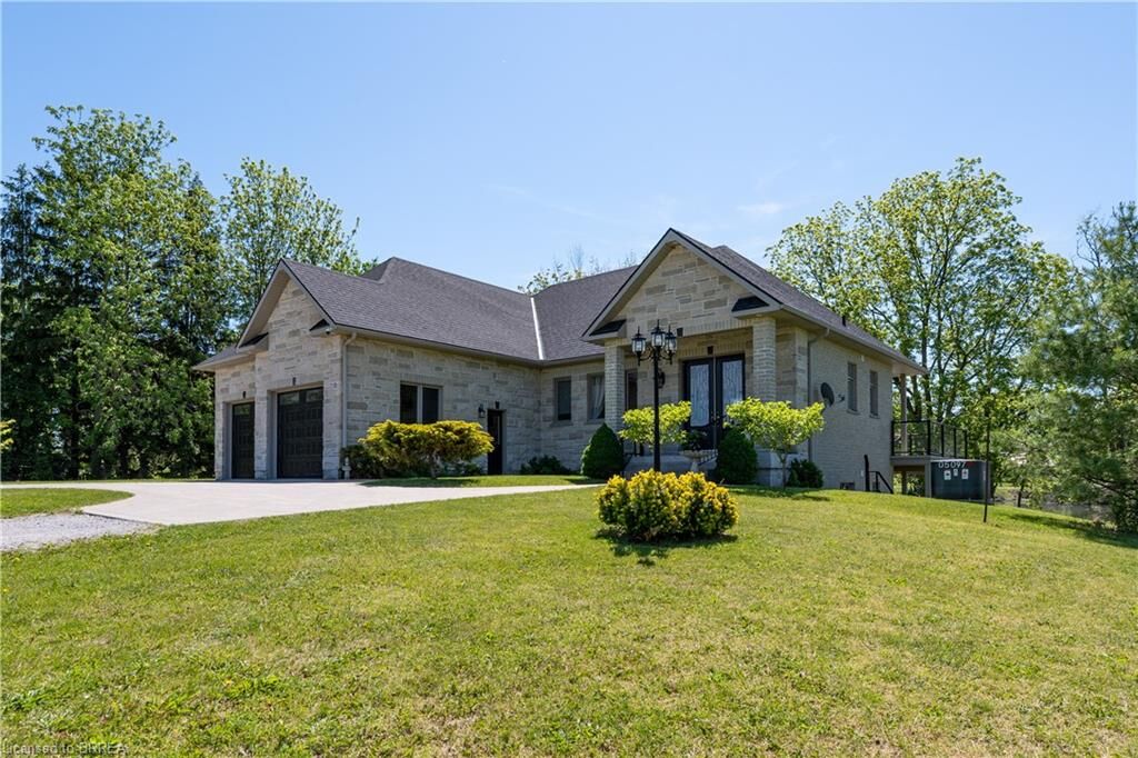Property Photo: 136/160 Mechanic Street W ON N0E 1Y0