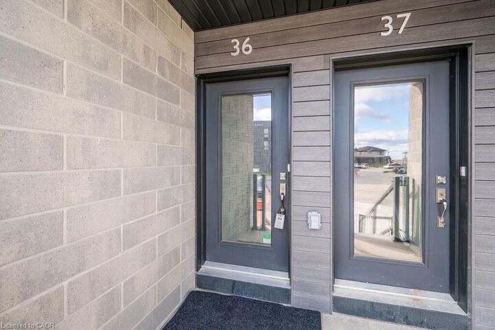 Property Photo:  261 Woodbine Avenue 36  ON N2R 0P7 