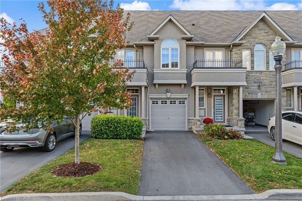 Property Photo:  370 Stonehenge Drive 8  ON L9K 0H9 