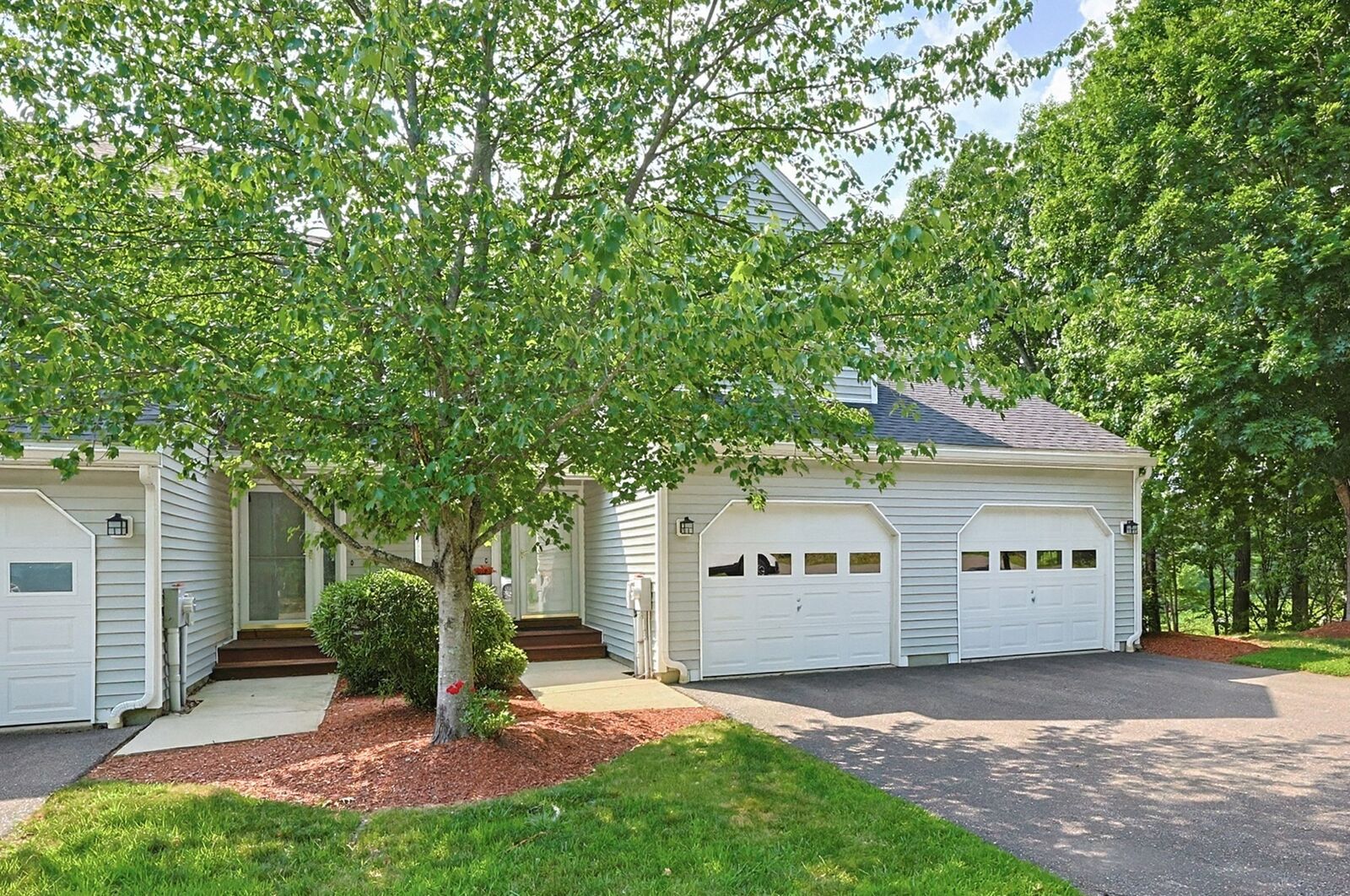 Property Photo:  42 Mountain Laurel Ln 42  MA 01420 