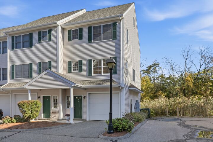 Property Photo: 252 Albion St 15 MA 01880