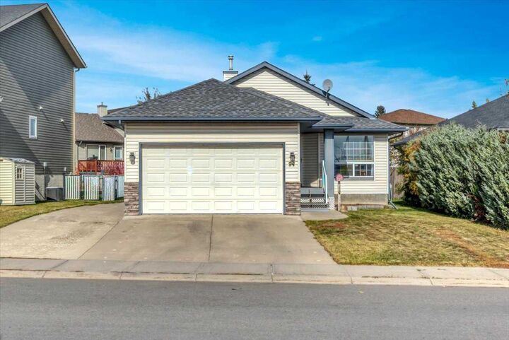 Property Photo:  94 Parklane Drive  AB T1P 1R2 