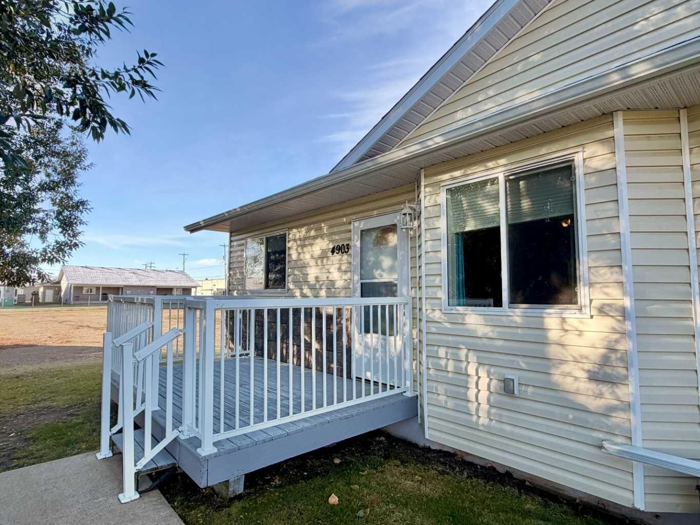 Property Photo:  4903 50 Street  AB T0H 1W0 