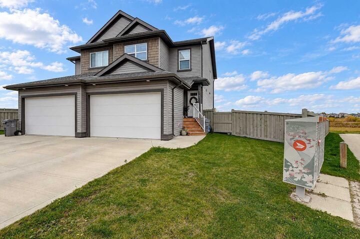 Property Photo:  10102 85A Street  AB T8X 0R1 