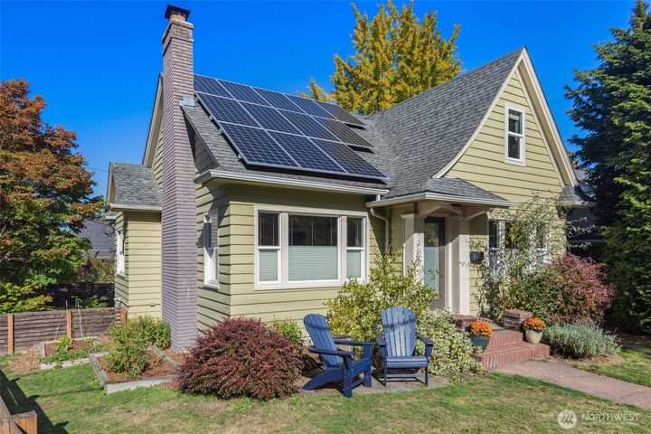 Property Photo: 2102 S Spokane Street WA 98144