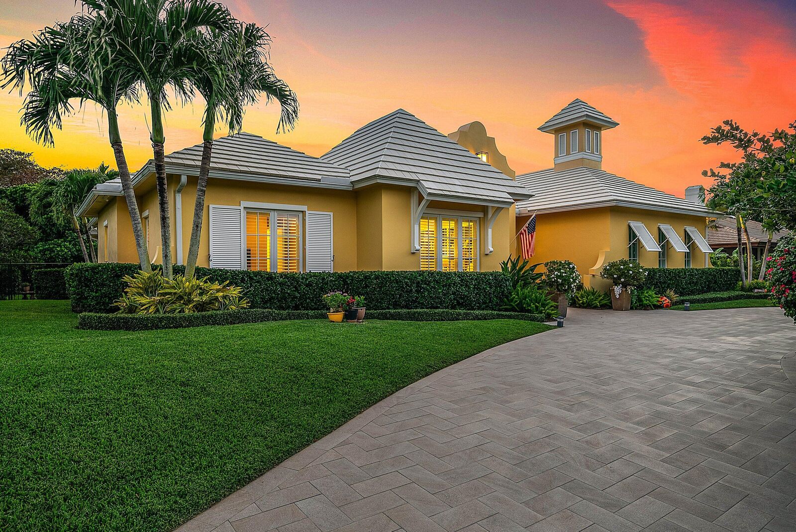 Property Photo: 10329 Prestwick Road FL 33436
