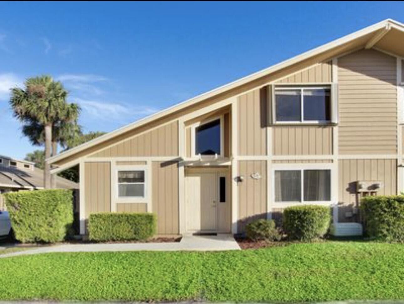 Property Photo: 291 Maplecrest Circle FL 33458