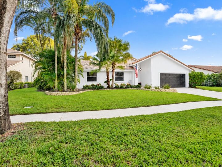 Property Photo:  3516 Pine Haven Circle  FL 33431 