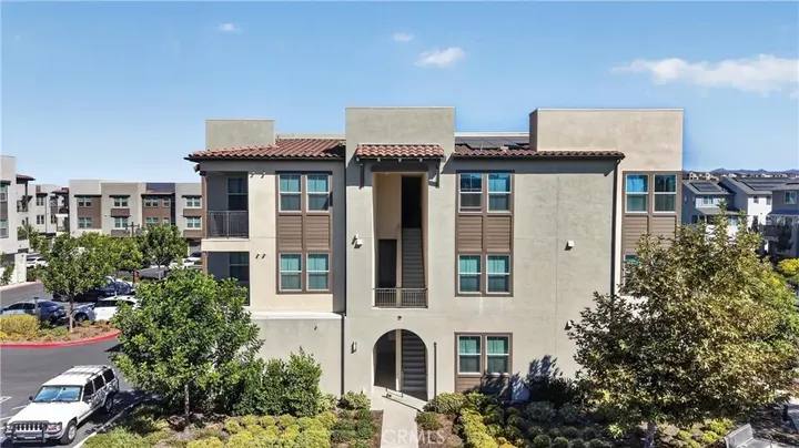 Property Photo: 1500 Lasso Way 304 CA 92694