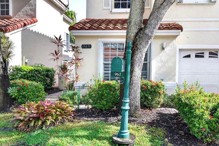 Property Photo:  967 Azure Ln  FL 33326 