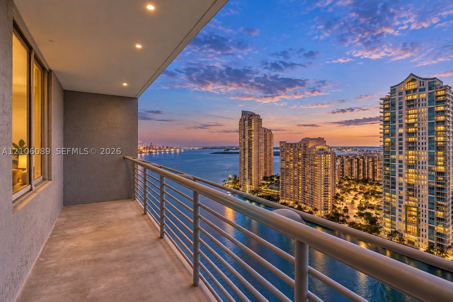 Property Photo:  325 S Biscayne Blvd 3117  FL 33131 