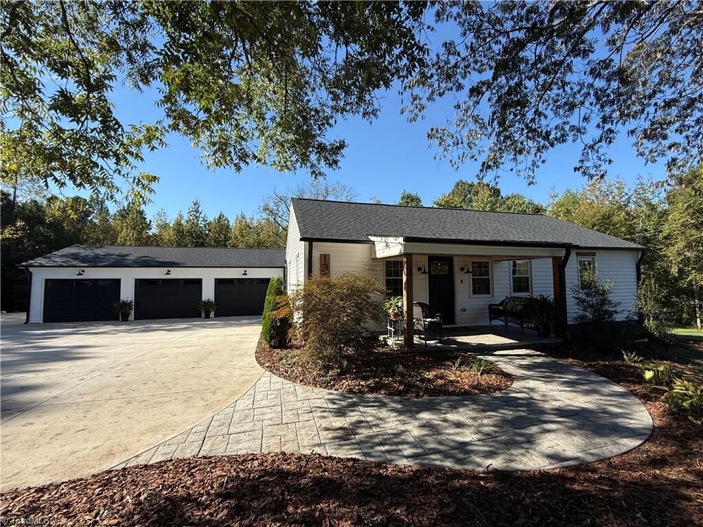 Property Photo:  1333 Commonwealth Road  NC 27317 