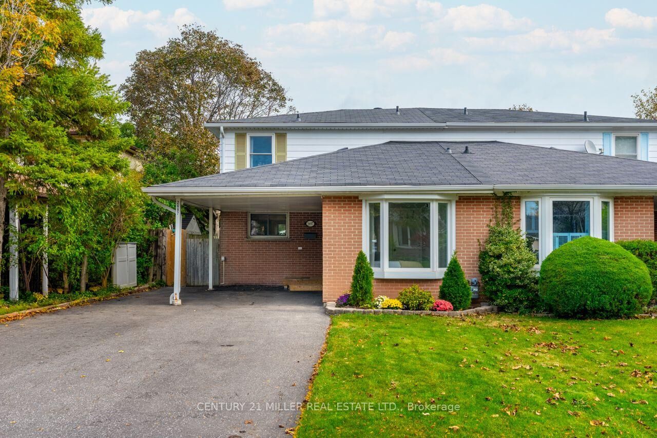 Property Photo:  2697 Hollington Crescent  ON L5K 1E8 
