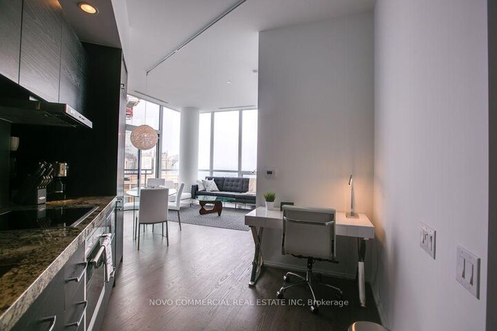 Property Photo:  45 Charles Street E 5209  ON M4Y 0B8 