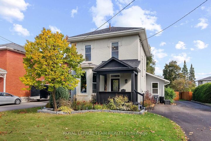 Property Photo:  729 Raglan Street S  ON K7V 1S3 