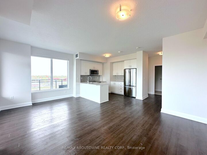 Property Photo: 2333 Taunton Road 605 ON L6H 0N5