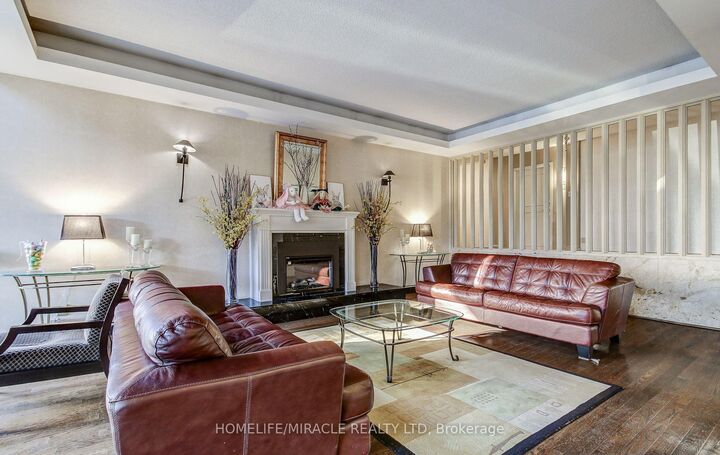Property Photo:  1333 Bloor Street 504  ON L4Y 3T6 