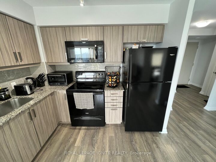 Property Photo:  30 Meadowglen Place 1502  ON M1G 0A6 