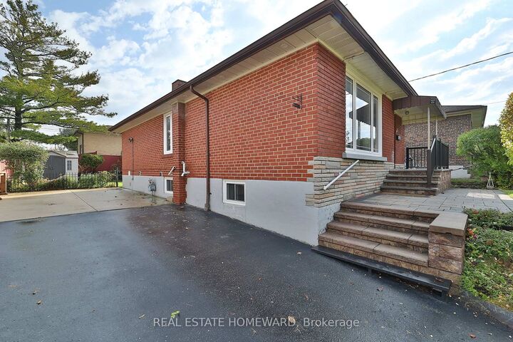 Property Photo:  36 Kim Court Upper  ON M1K 3R6 