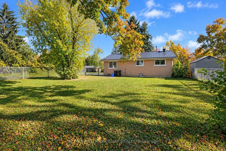 Property Photo:  14 Heath Street  ON L4M 3J9 