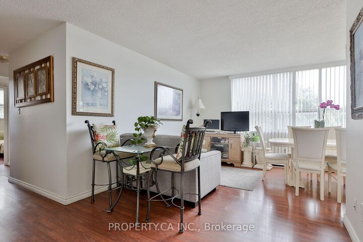 Property Photo:  5 Parkway Forest Drive 517  ON M2J 1L2 