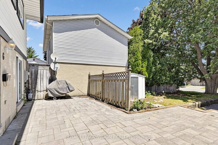 Property Photo:  6 Hector Court  ON L6S 1P1 