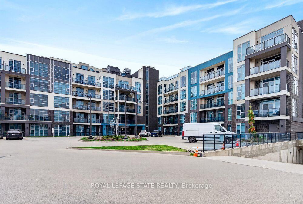 Property Photo:  10 Concord Place 209  ON L3M 0G6 