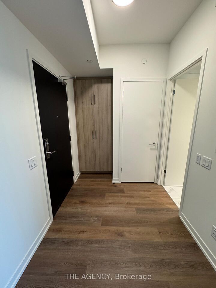 Property Photo: 863 St Clair Avenue W 606 ON M6C 1C4