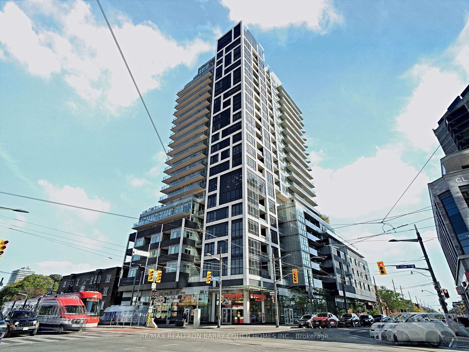 Property Photo:  501 St Clair Avenue W 1707  ON M5P 0A2 