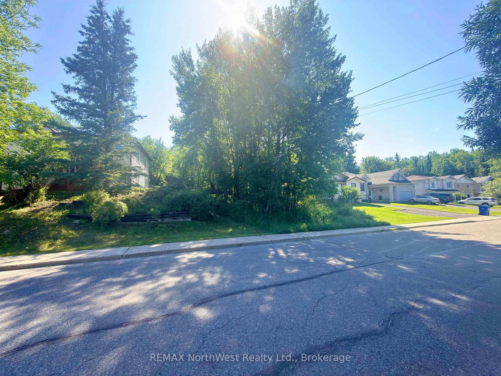 Property Photo:  881 4th Avenue S  ON P9N 1Z9 
