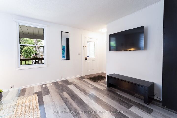 Property Photo:  326 Smith Street  ON N5L 1C6 