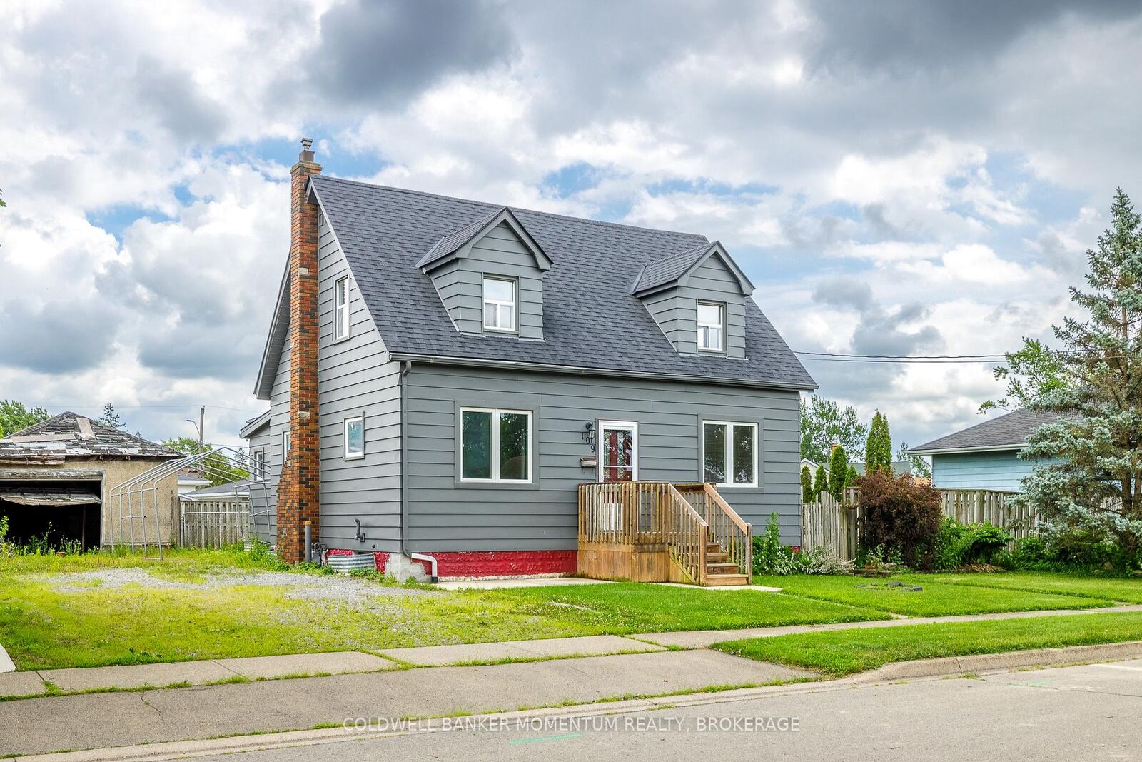 Property Photo:  109 Santone Avenue  ON L3C 2J5 