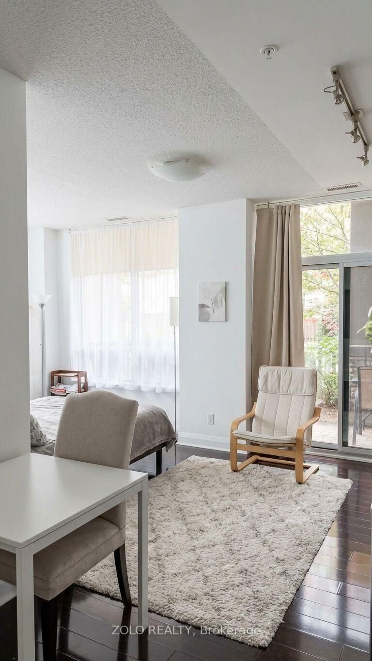 Property Photo:  75 North Park Road 101  ON L4J 0H8 