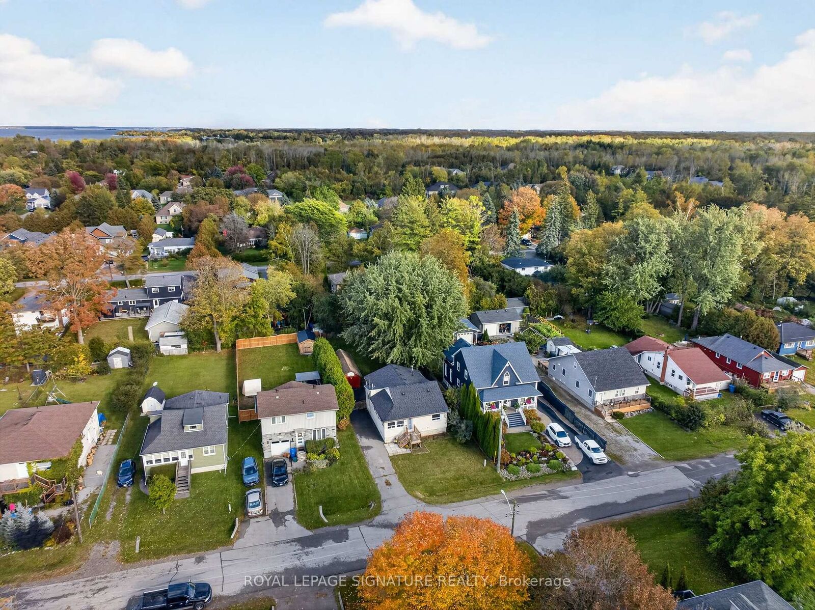 Property Photo:  54 Farley Circle  ON L0E 1S0 