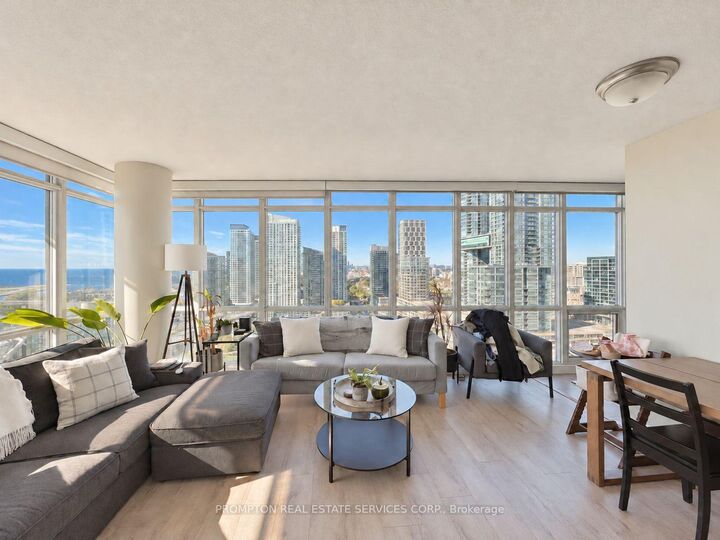 Property Photo:  15 Fort York Boulevard 2812  ON M5V 3Y4 
